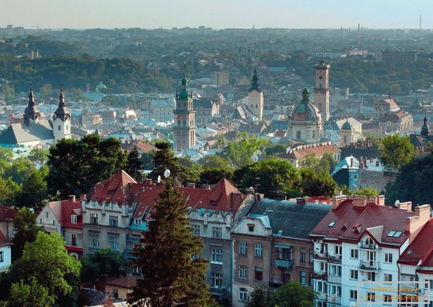 Vista extraordinária dos castelos de Lviv