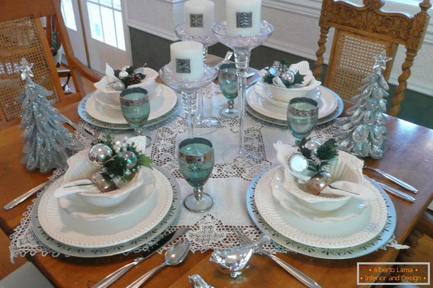 Decoração da mesa festiva em cores turquesa