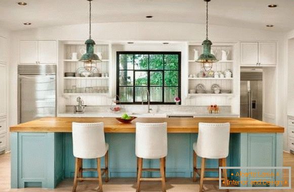 Cozinha rústica branca e azul