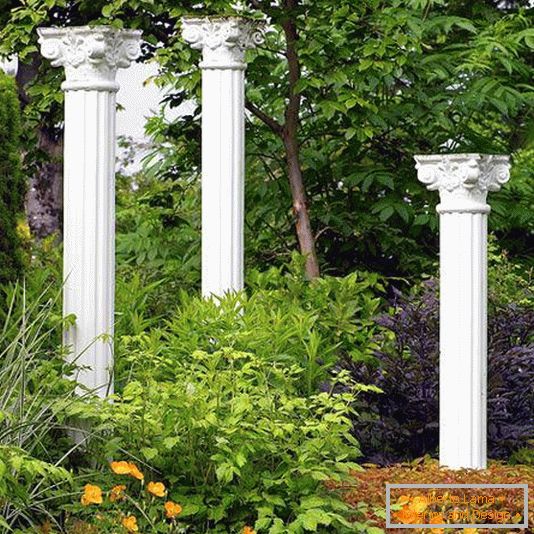 Colunas como uma decoração de jardim