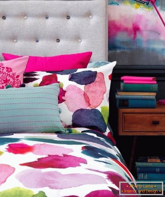 Roupa de cama com um padrão de aquarela