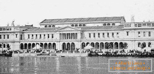 A construção da filial feminina da World Columbia Exposition (Chicago, EUA)