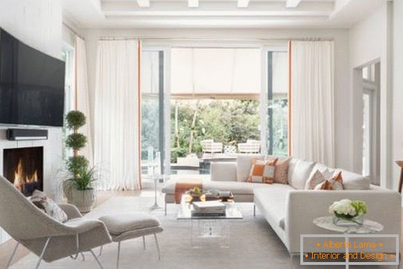 Papéis de parede brancos para móveis brancos na sala de estar
