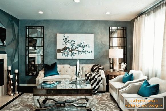 Chic design sala de estar com mobiliário branco - foto com azul