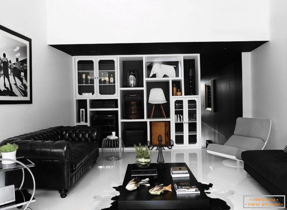 Chão branco e móveis pretos