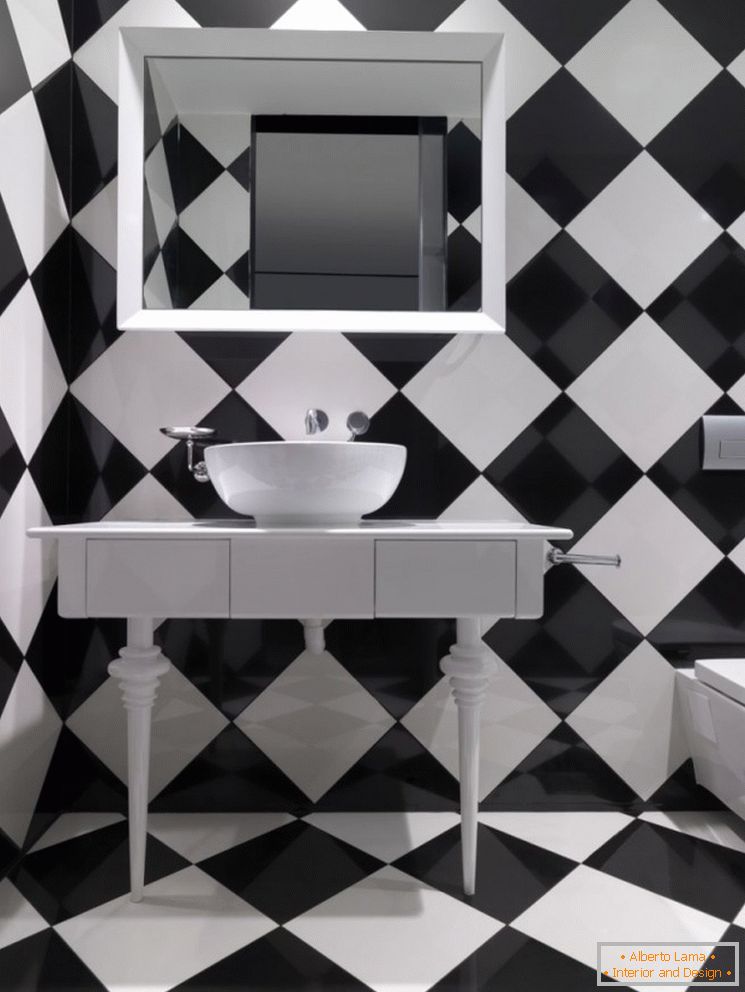 Banheiro preto e branco