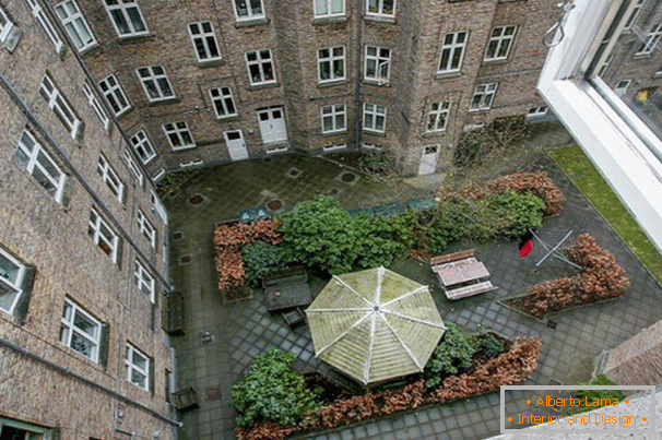 Apartamento de design de interiores 56 sq. M. no antigo bairro de Copenhague