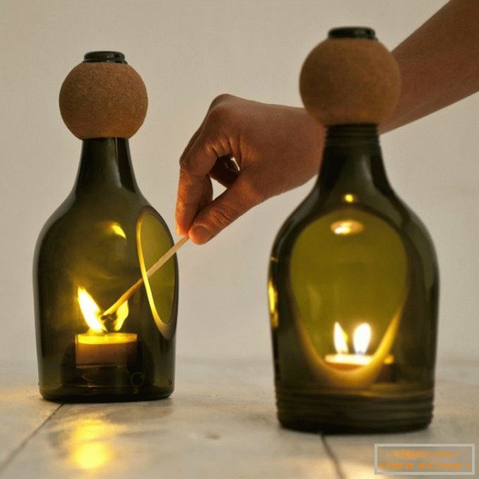 Luz de velas de garrafas