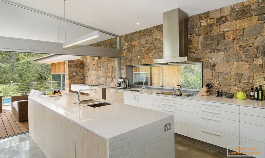 Pedra no interior da cozinha в стиле модерн