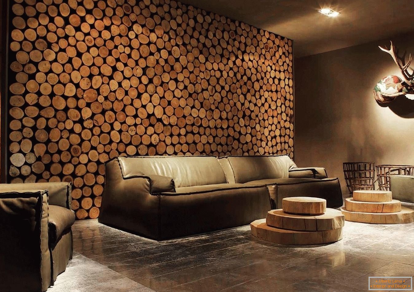 Spilos de madeira de madeira como decoração das paredes da sala
