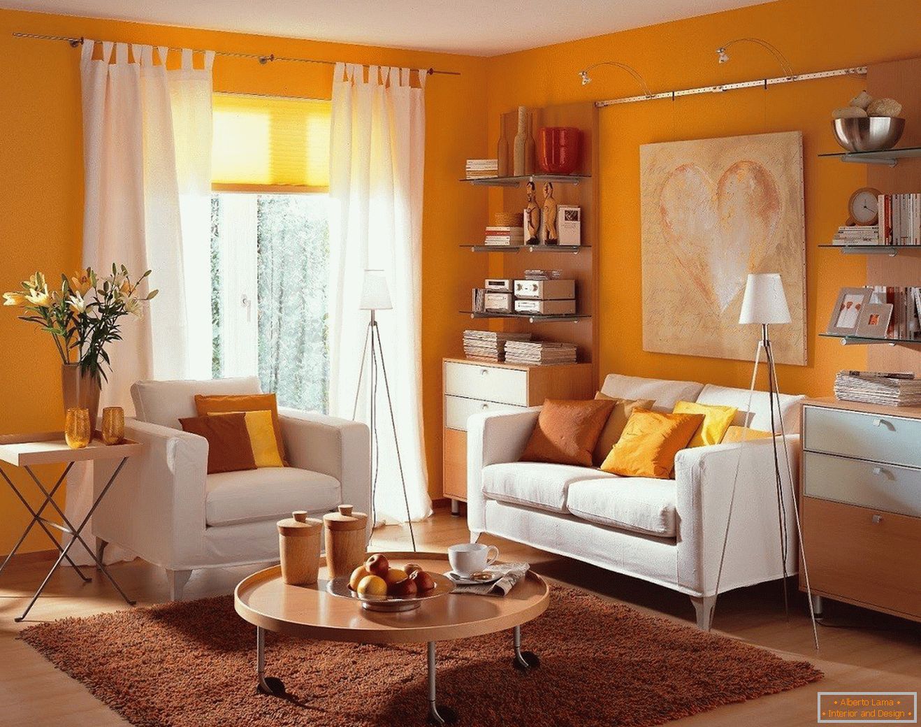 Sala de estar com paredes laranja