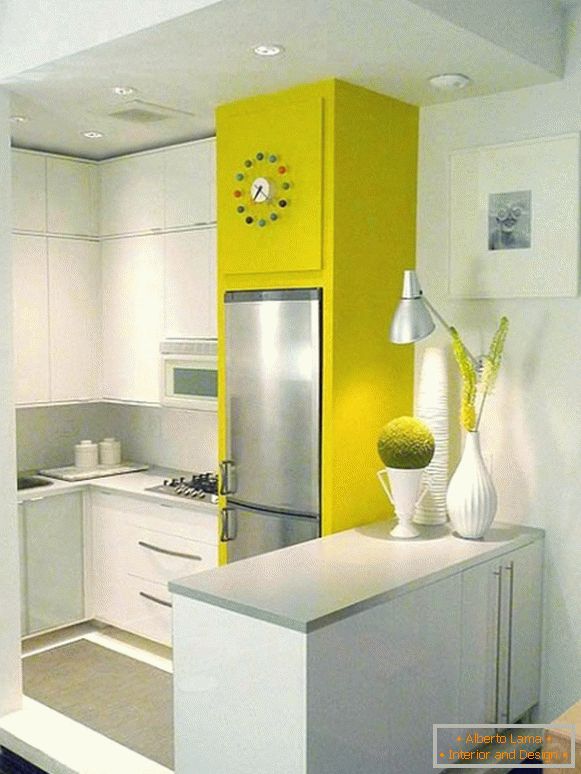 Design de interiores de uma pequena cozinha