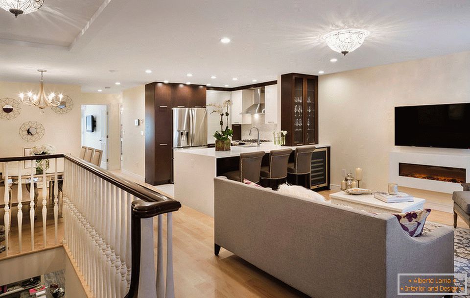 Design de interiores de uma pequena cozinha combinada com uma sala de estar