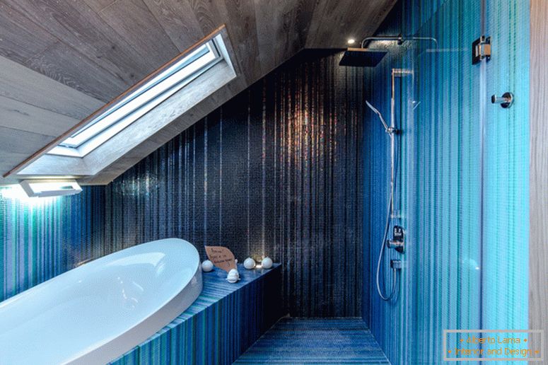 Design de interiores soberbo de uma pequena banheira