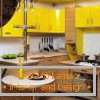 Armários amarelos na cozinha
