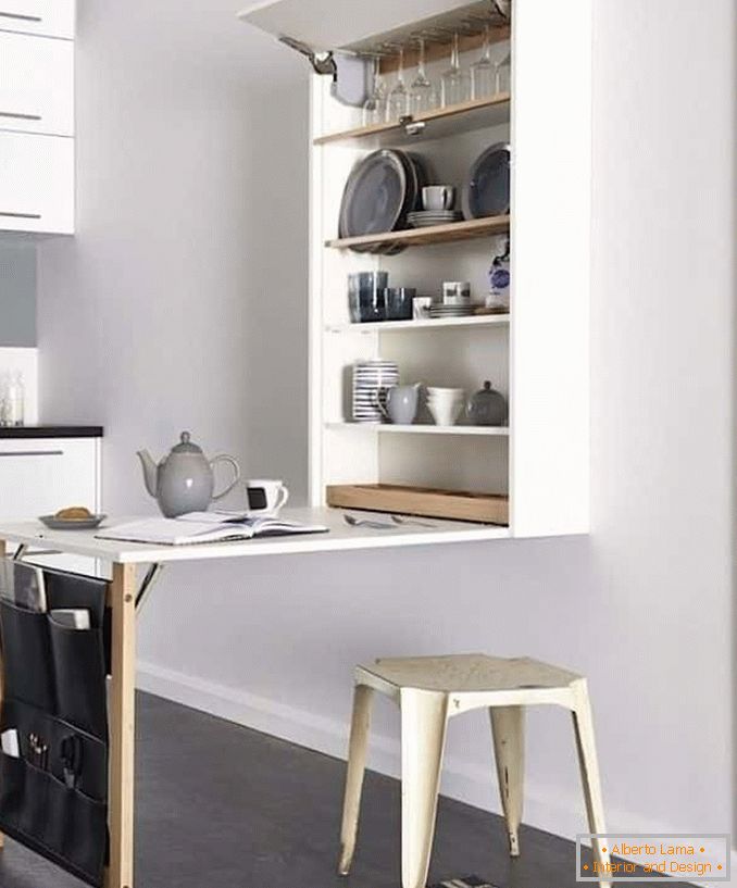 Economizando espaço na cozinha com uma mesa dobrável