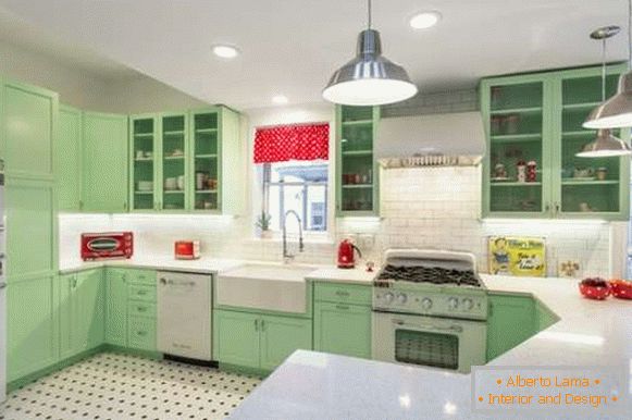 Cozinha de canto verde em uma casa particular - design moderno na foto