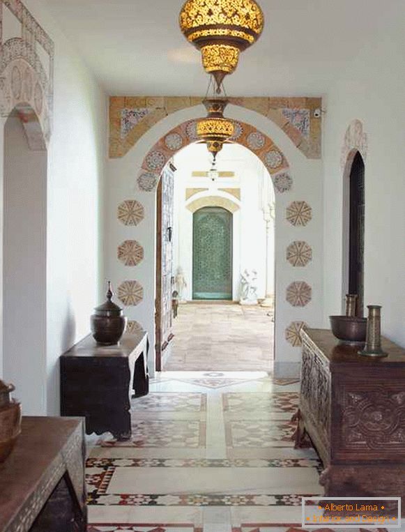 design de corredor em uma foto de casa de um andar privada, foto 8