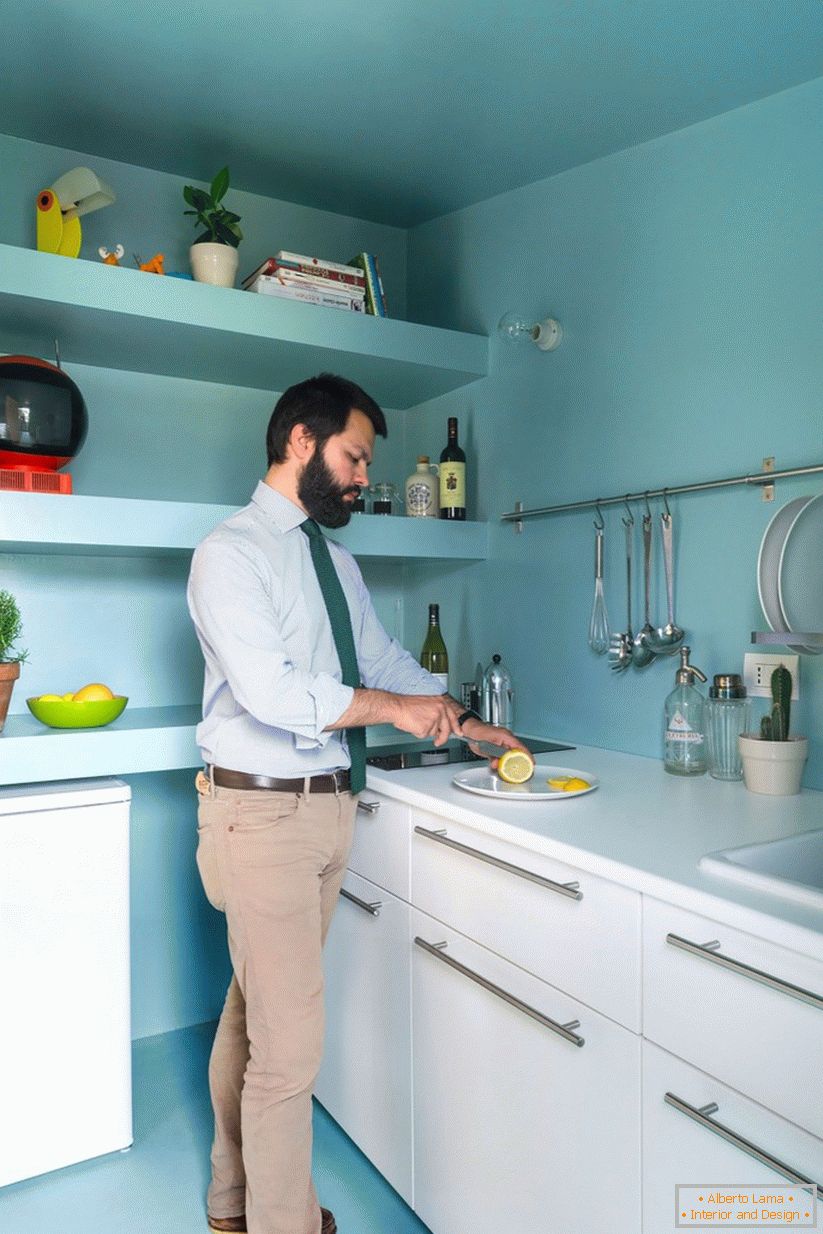Interior de cozinha em cor turquesa