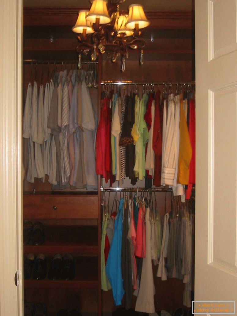 Guarda-roupa 2 sq. m. m. - uma foto de opções de design