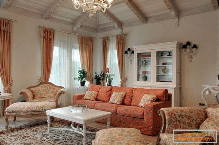 Uma agradável sala de estar em estilo provençal para uma verdadeira senhora.
