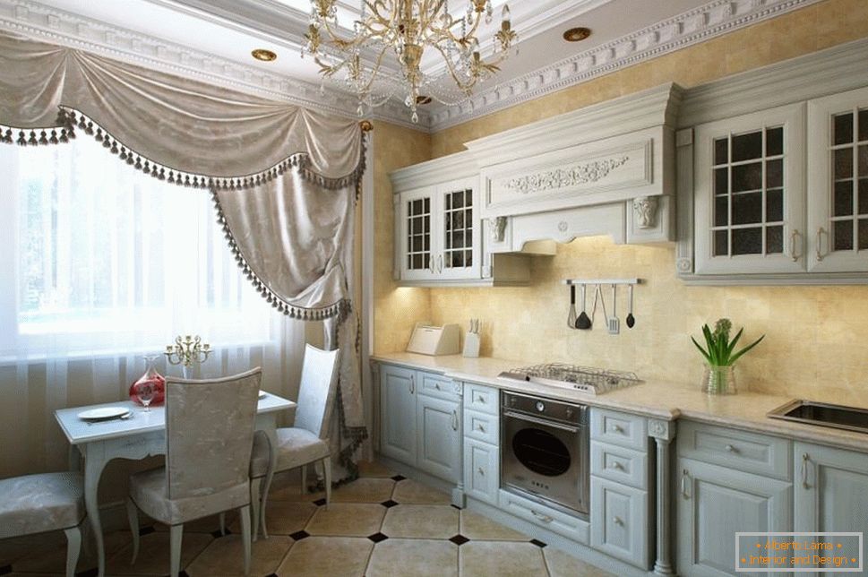 Cozinha em estilo clássico com baguetes no teto