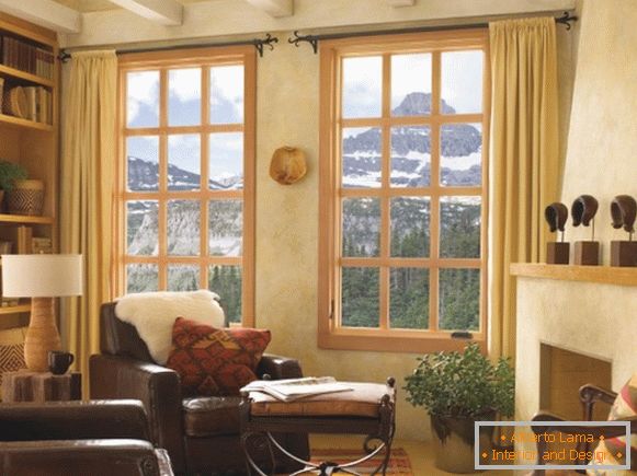 Design de uma janela na sala de estar - foto de janelas de madeira