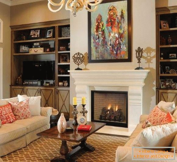 Design luxuoso de uma sala de estar com lareira no apartamento - foto