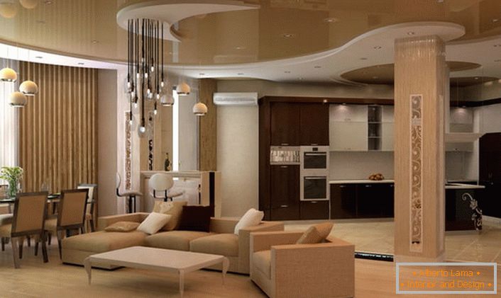 Uma interessante opção de iluminação para a sala de estar em estilo moderno. Uma característica dos interiores em estilo moderno são superfícies brilhantes, por exemplo, um teto de dois níveis.