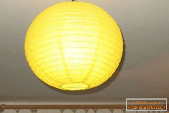 Lanterna de papel chinesa - luz de teto com as próprias mãos