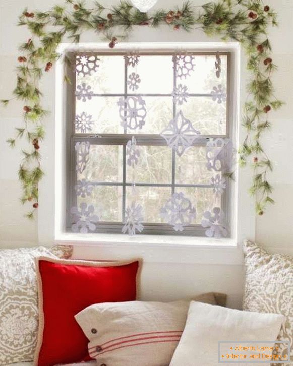 Como decorar uma janela para o Ano Novo - fotos das melhores ideias