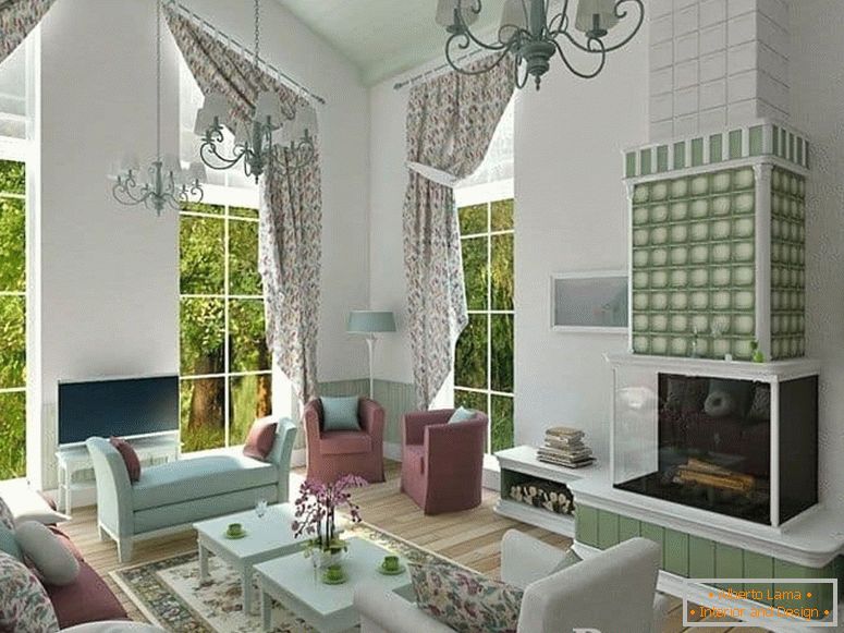 Sala de estar com lareira e janelas panorâmicas na casa de campo