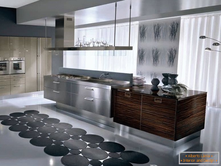 Cozinha em estilo high-tech combinada com madeira e metal