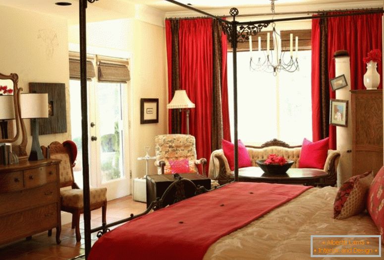 tradicional-master-quarto-móveis-com-vermelho-cortina-antique-espelho-e-table-lamp-único-azulejos-piso-melhor-luz-amarelo-parede-pintura-cor-lounge-cadeiras-clássico-elegante ideias de design
