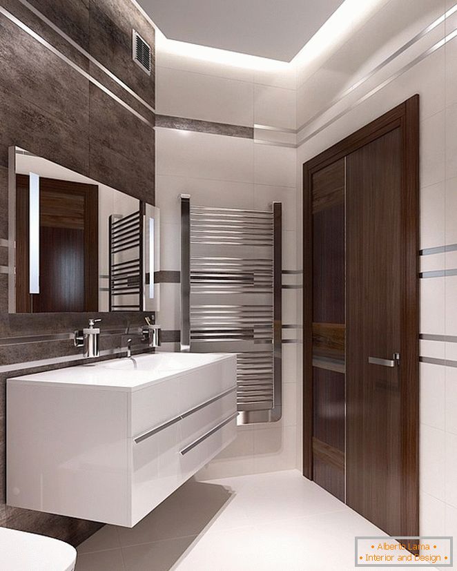 Interior de um banheiro estrito em um apartamento masculino
