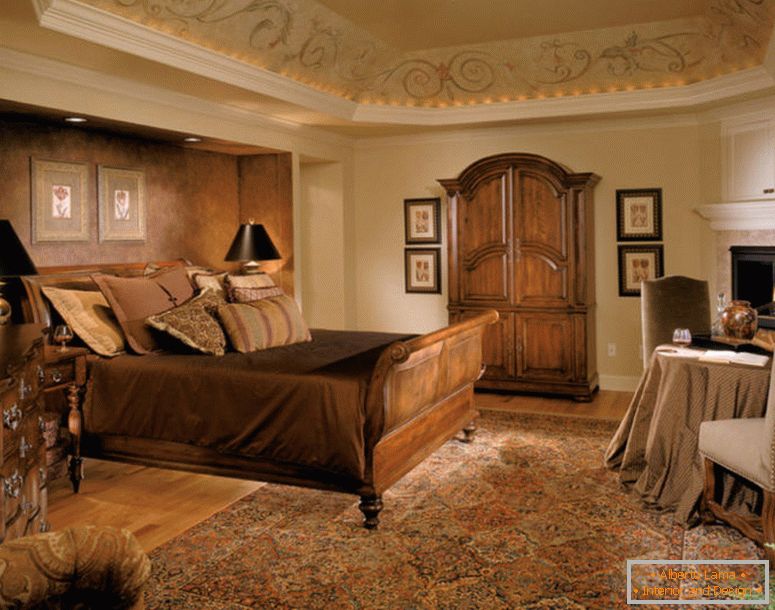 meio-quarto-real-de-madeira-cama-quadro-móveis-persa-tapete-marrom-parede-característica