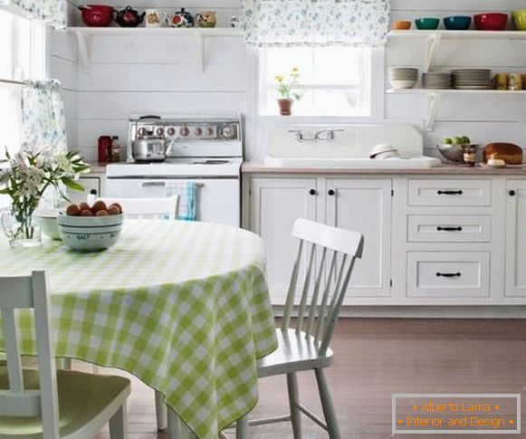 Cortinas de cozinha de cor branca com uma foto azul padrão 2016