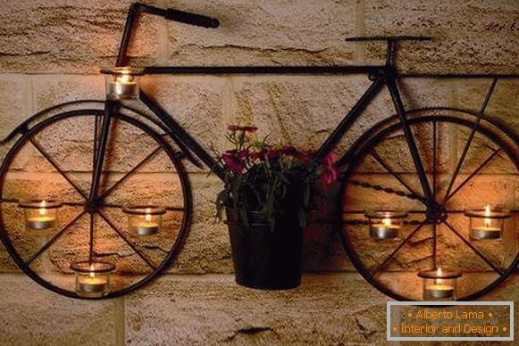 Forjada criativa candlestick bicicleta - foto na parede
