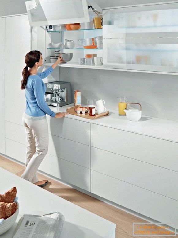 Cozinha moderna branca em estilo minimalista