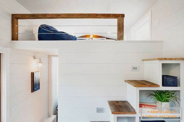 Casa minúscula: escadas
