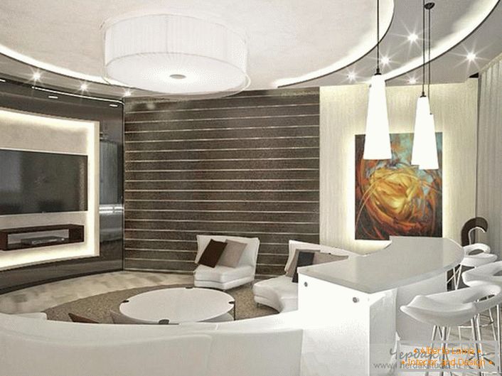 O designer selecionou com sucesso a iluminação para a sala de estar no estilo da alta tecnologia. Tectos falsos de vários andares têm uma aparência favorável com iluminação pontual.