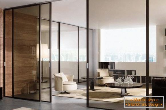 Portas interiores em vidro - divisórias fotográficas num apartamento moderno
