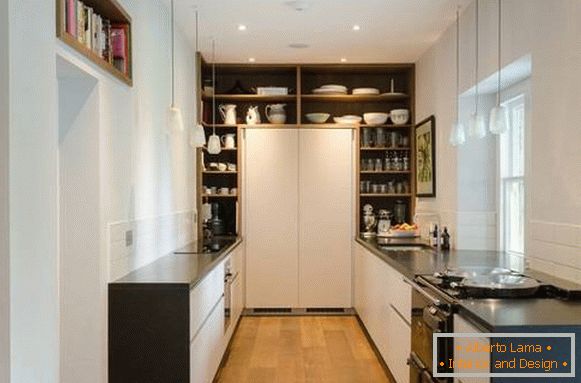 Design elegante da cozinha 2018 com prateleiras na forma de uma despensa