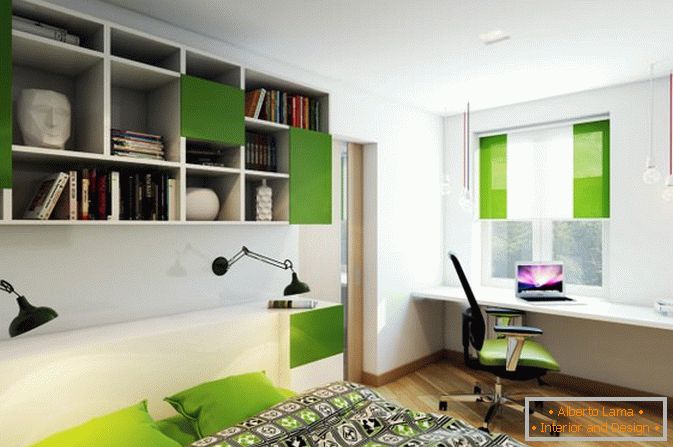 Acentos verdes no quarto de um pequeno apartamento na Rússia