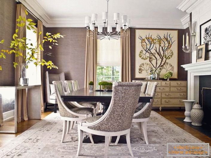 Sala de estar em estilo neoclássico. O interior combina elegantemente simplicidade, modéstia e elegância.
