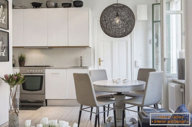 Apartamentos-estúdios de sala de jantar em estilo escandinavo