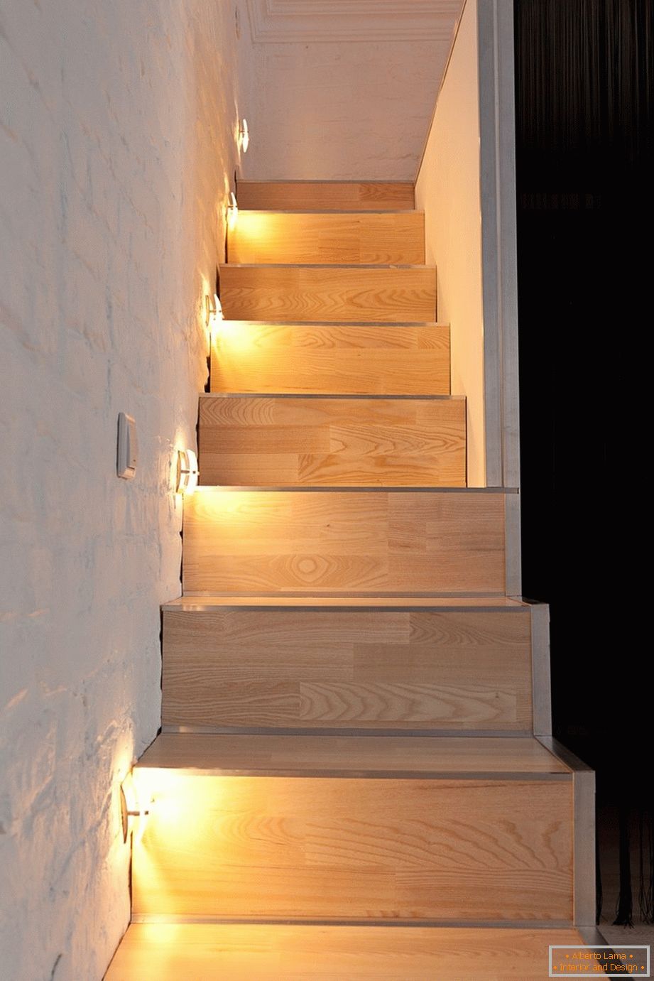 Escadas feitas de madeira
