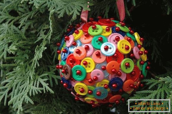 Brinquedos de Ano Novo com as próprias mãos feitas de bolas de espuma, foto 19