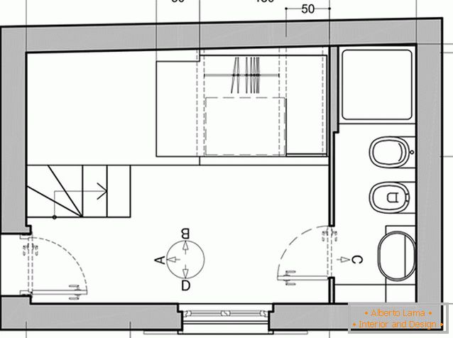 O layout do primeiro nível de um pequeno apartamento em Milão