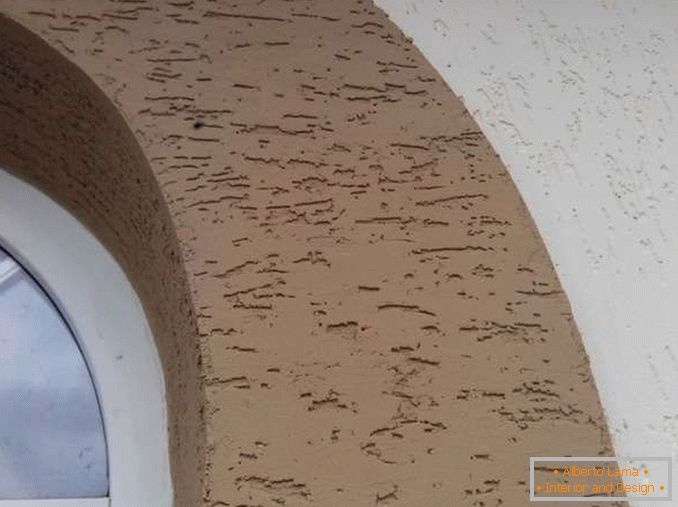 Besouro de casca de gesso nas fachadas das casas, foto 3